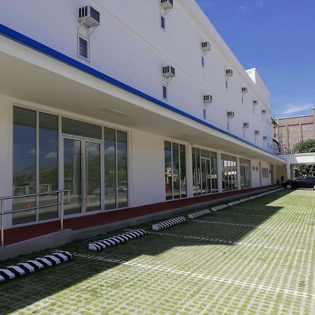 Subic Bay Hostel โอลองกาโป ภายนอก รูปภาพ