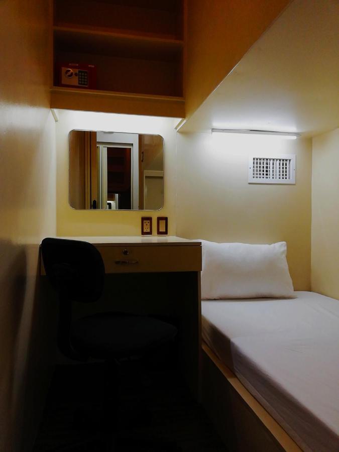 Subic Bay Hostel โอลองกาโป ภายนอก รูปภาพ