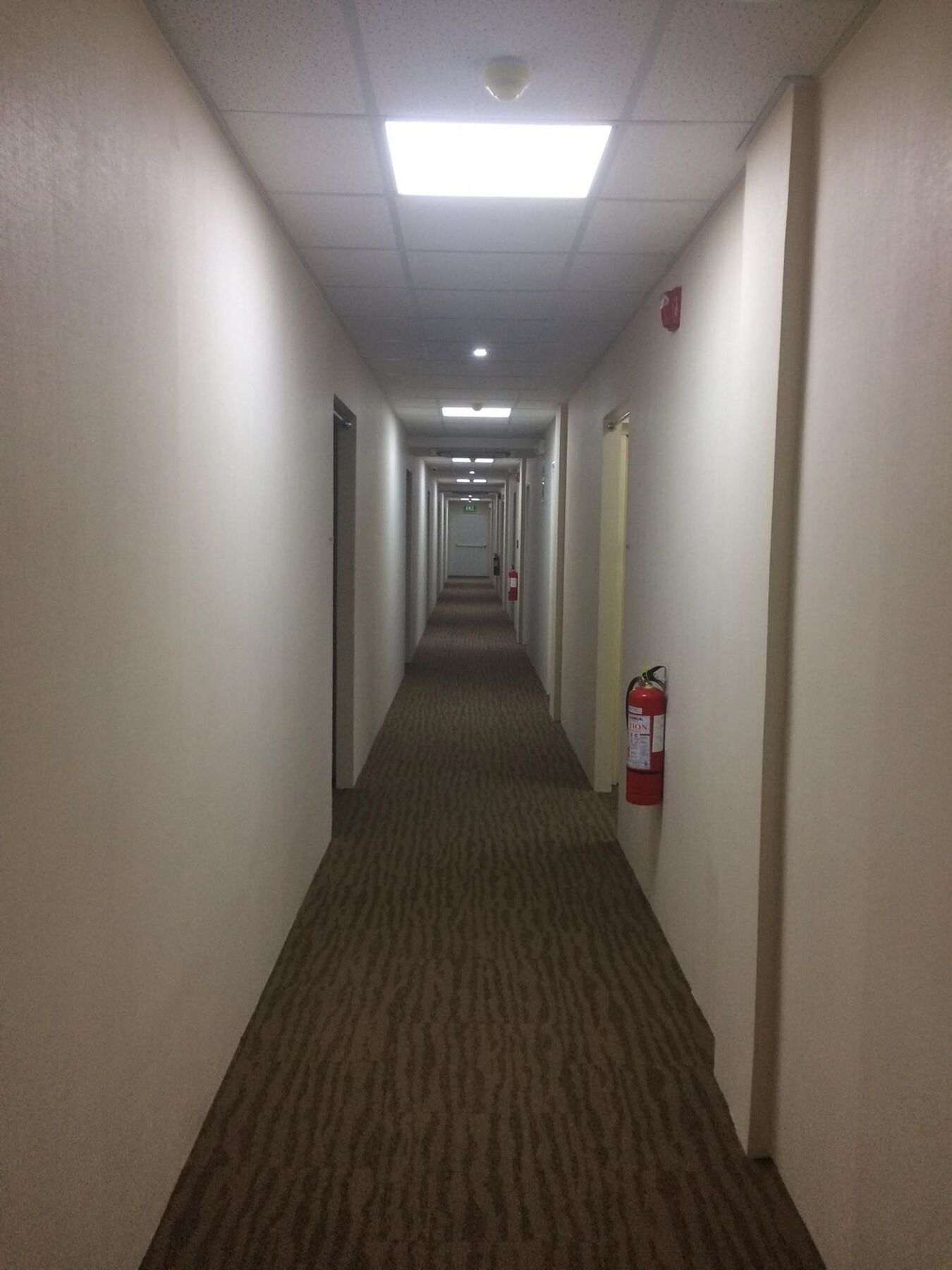 Subic Bay Hostel โอลองกาโป ภายนอก รูปภาพ