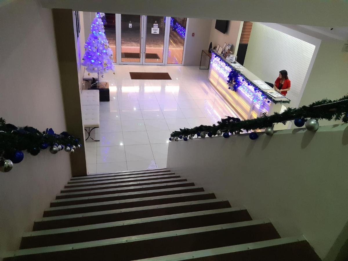 Subic Bay Hostel โอลองกาโป ภายนอก รูปภาพ